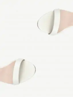 SANDALIA SALTO FINO MEDIO OFF WHITE